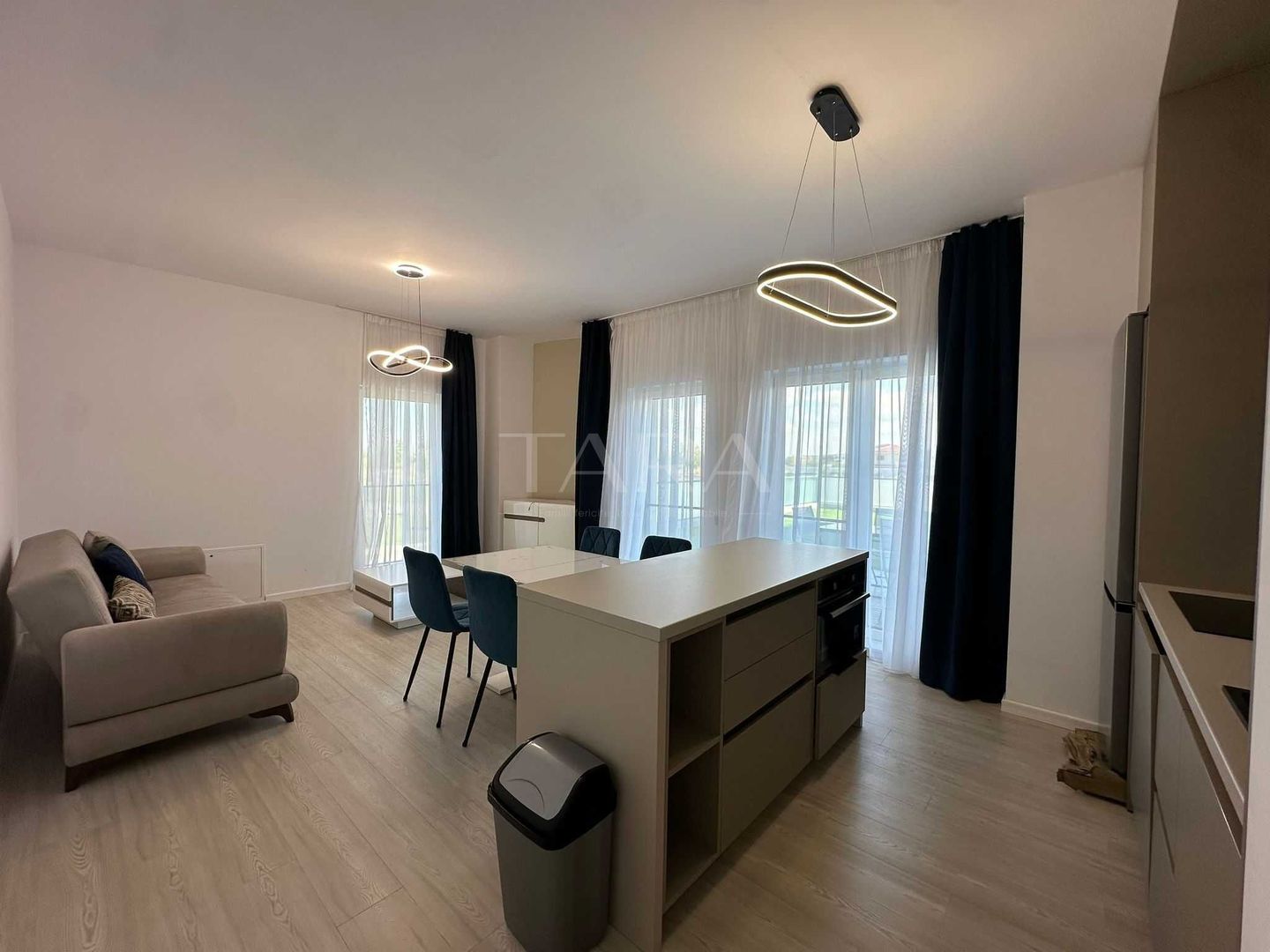 Apartament cu trei caere in Buna Ziua - Poză 2