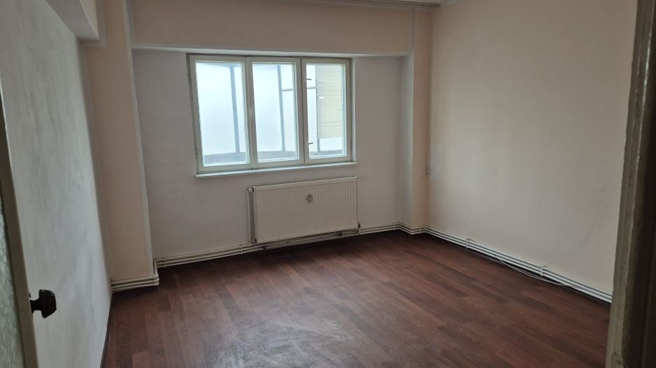 Apartament 2 camere decomandat, central - Poză 3