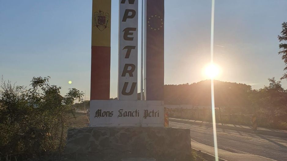 Locuință modernă, 2 camere decomandate, bloc tip vilă, Sânpetru - Poză 20