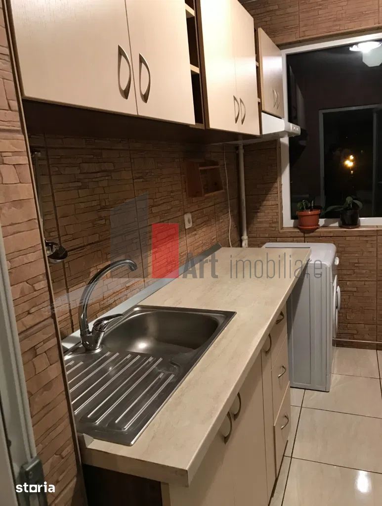 Vânzare apartament 3 camere Bd. Obregia - Turnu Măgurele - Poză 1
