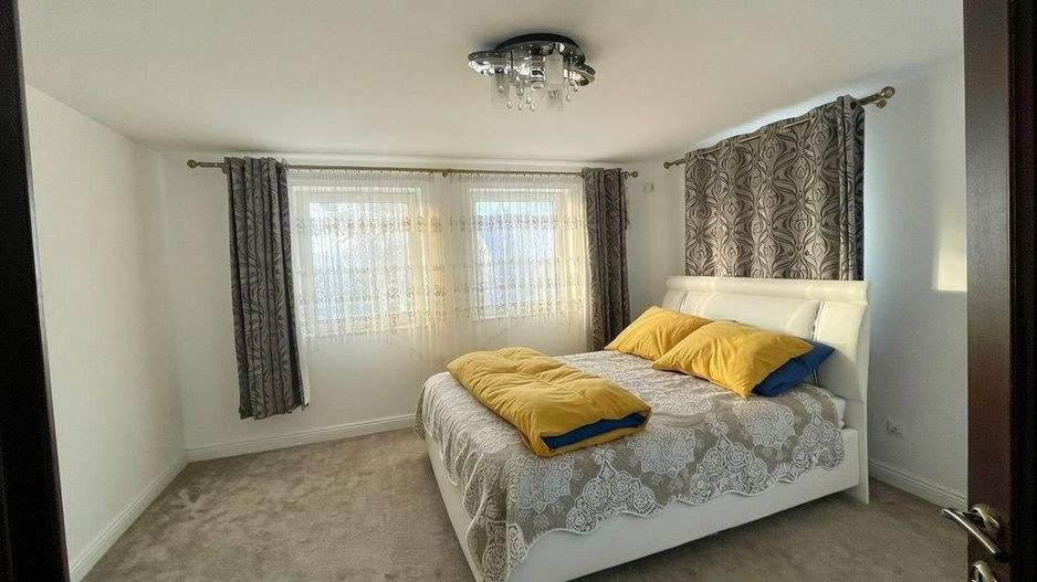 🏡 Casă modernă cu 15 ari teren | Zonă liniștită | Vicov de Sus - Poză 6