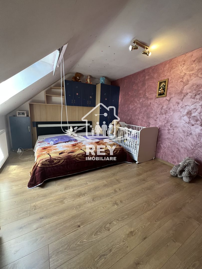 De vanzare- Apartament 3 camere str Luptei - Poză 6