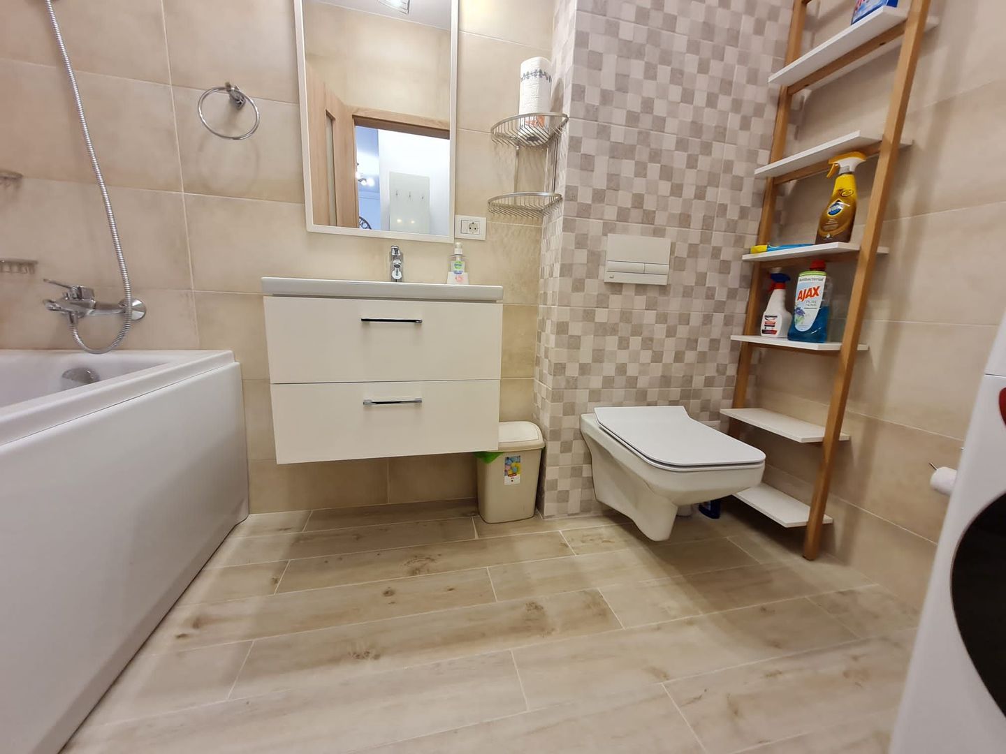 Lux la 5 minute de Iulius Town - Poză 8