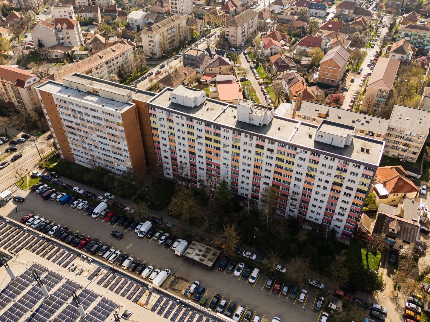 Vandut - Olimpia - Complex | 3 camere, modificat, 67 mp | Partial renovat - Poză 1