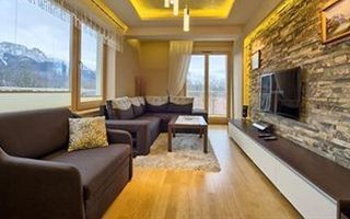 Castel de vanzare in inima muntilor intr-o zona linistita - Poză 3