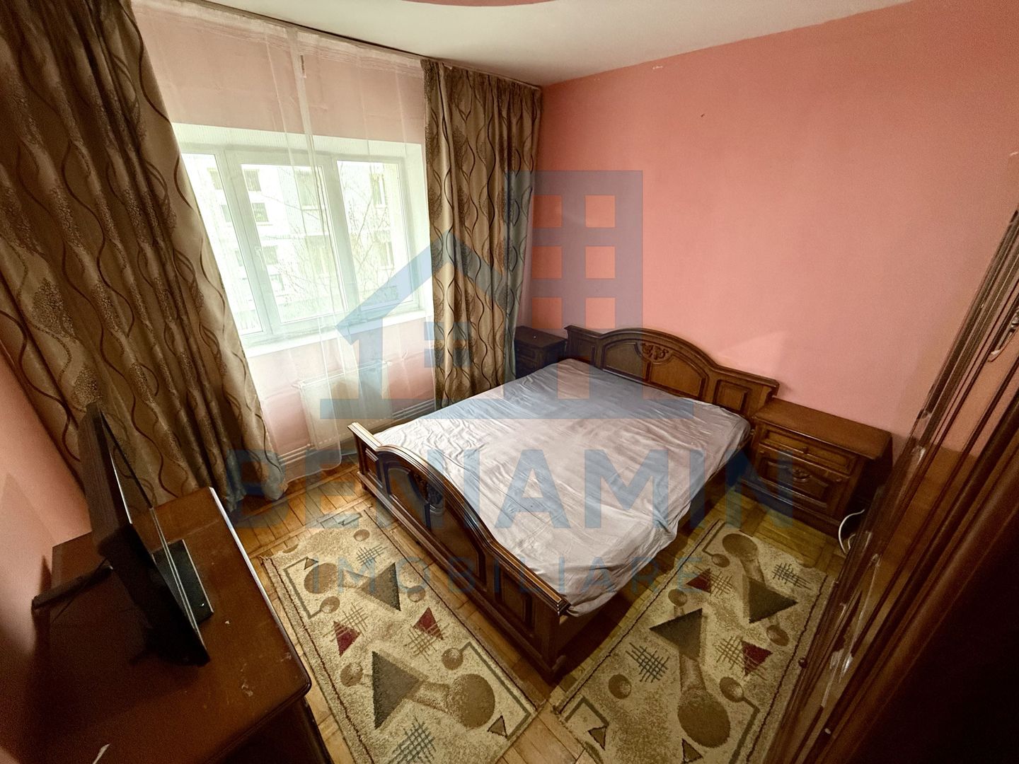 2 camere - etaj 1 - 50 mp - centrala proprie - 1981 - Florilor - Poză 1