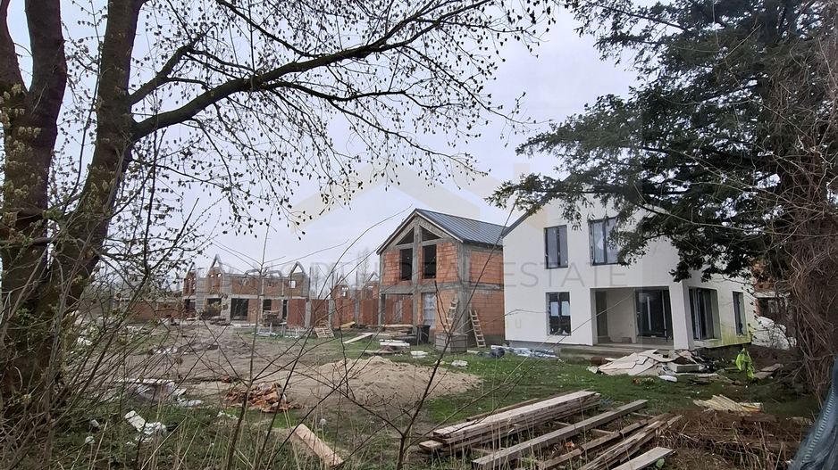 Spre Vanzare- Vila-1 Decembrie, Ilfov, cartier rezidential. - Poză 3