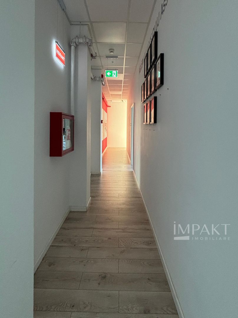 Spațiu comercial modern, zona-centrala complet amenajat pentru birouri - Poză 14