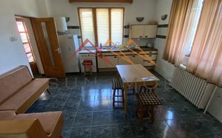 Vila de vanzare, teren 3100 mp, 7 camere, 6 grupuri sanitare, 3 CT, an 1997 - Poză 9