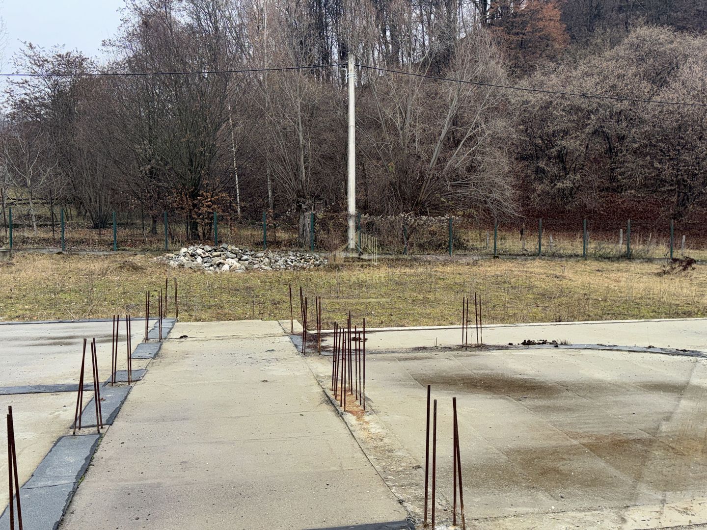 TEREN INTRAVILAN 2200 MP CAMPULUNG ARGES - Poză 39