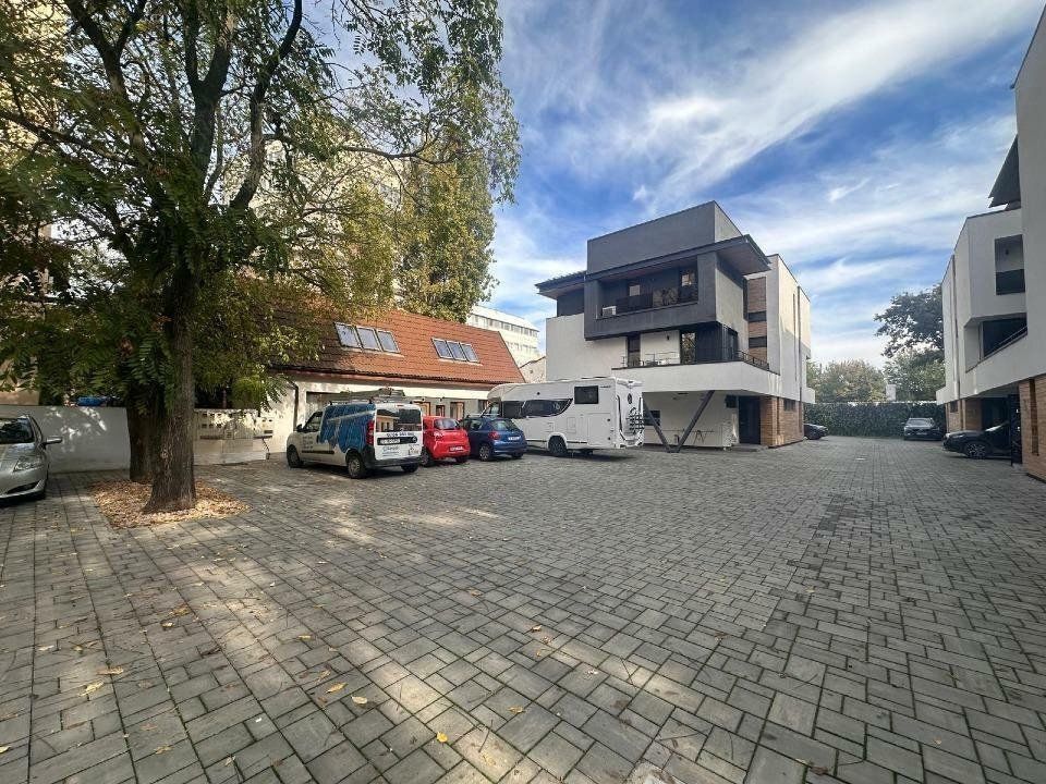 Inchiriere spatiu pentru denumite activitati zona Tineretului - Poză 1