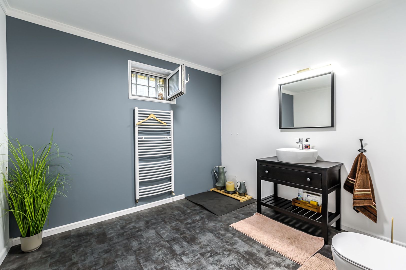 Casă generoasă cu potențial de afacere în Gai - Poză 7