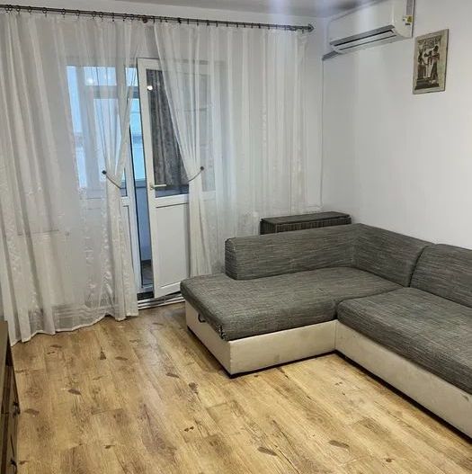 Aapratemt 3 camere si loc de paracare- et.3- 400euro-Mircea cel Batran - Poză 1