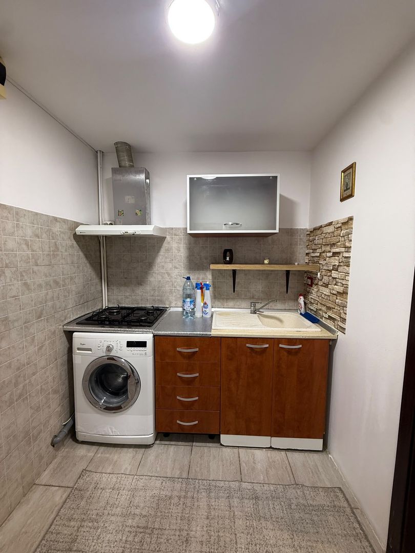 De vanzare garsoniera micro 40, et. 3/3, 27.000 euro - Poză 7