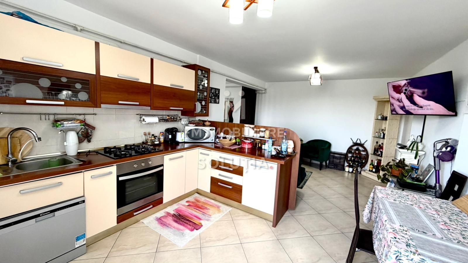 Apartament 3 camere | Semidecomandat | Etaj 3 | Loc de parcare | Zona - Poză 3