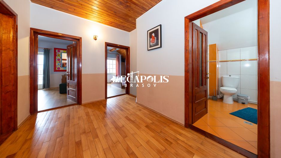 Pensiune de vânzare în Râșnov | 14 camere | 427 mp - Poză 27