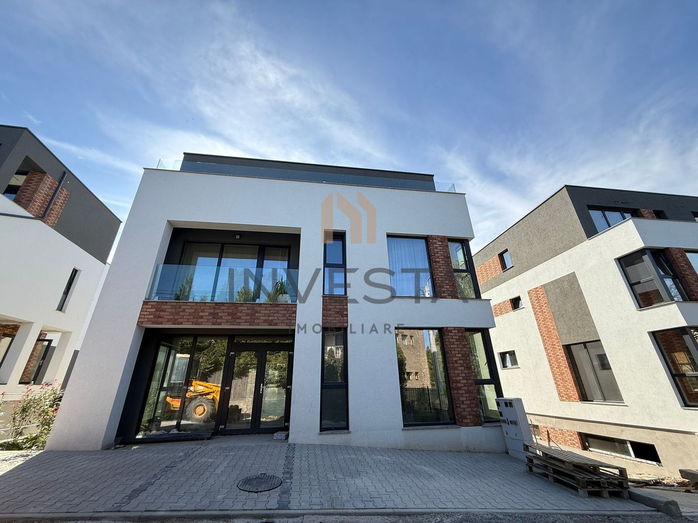 Spatiu comercial pretabil pentru activitati medicale! - Poză 1