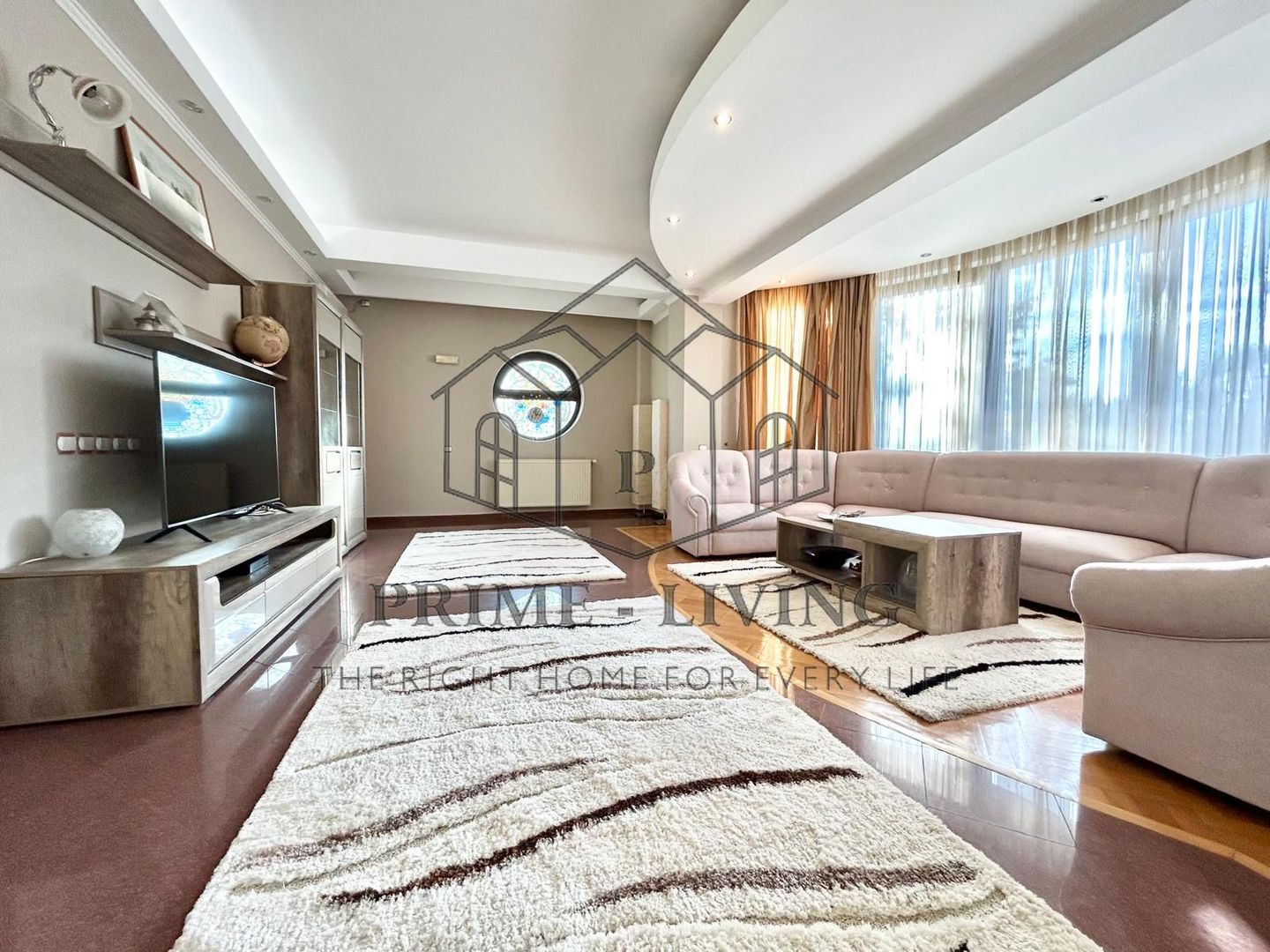 APARTAMENT SPATIOS CU 4 CAMERE LA INCHIRIERE LANGA PARCUL HERATSRAU - Poză 1