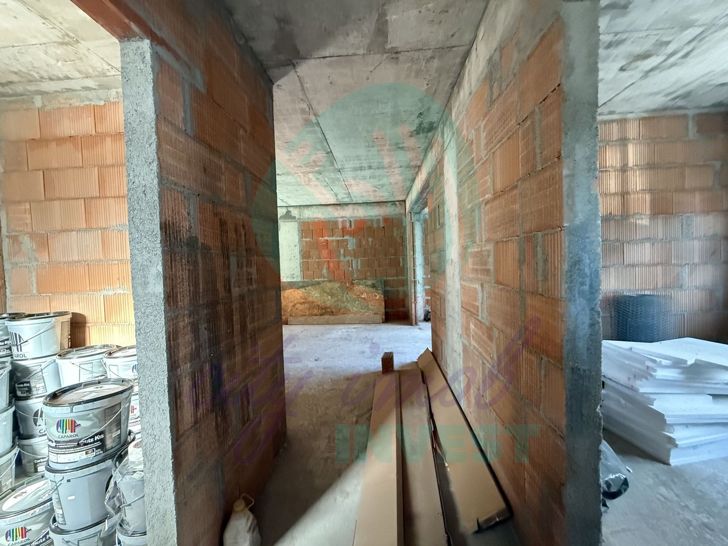 2 camere la parterul unui bloc boutique langa PARC si METROU cu parcare si boxa - Poză 13