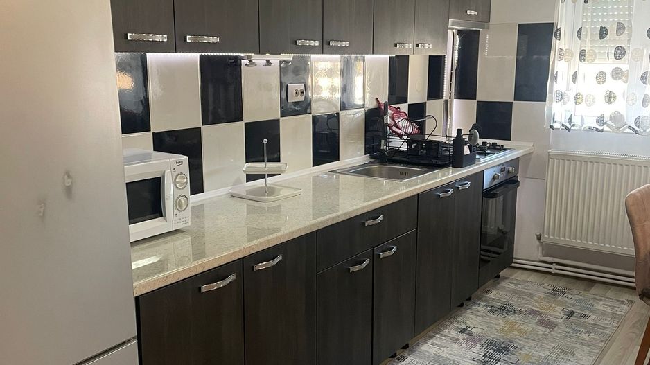 Apartament/mansardă 3 camere,Micro 17,utilat si mobilat - Poză 10