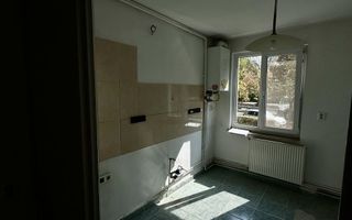 Apartamet 2 camere Aleea Mica etaj 1/3 - Poză 2