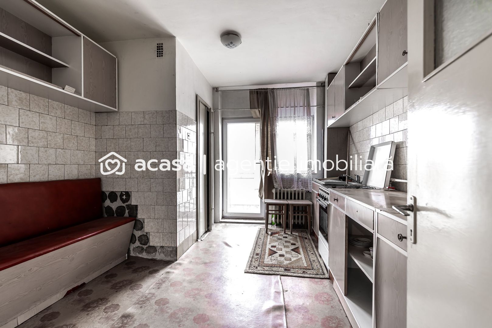 Apartament spatios in centrul orasului Chisineu Cris - Poză 5