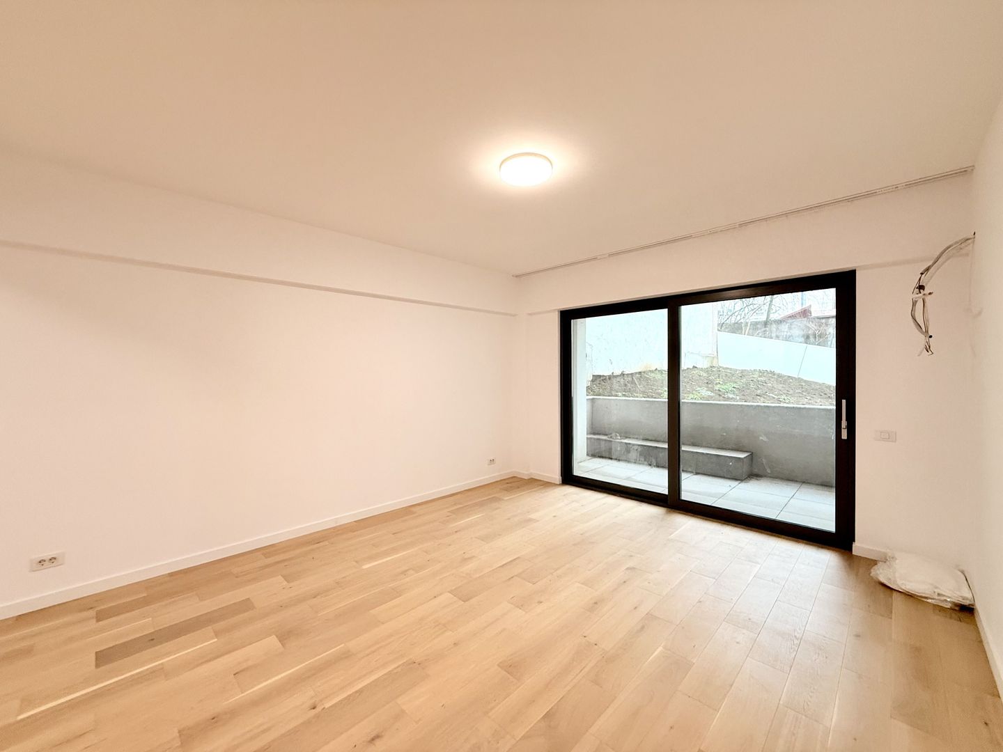 Tribunal Bulevardul Unirii 2 camere 147 mp 60 utili terasa 6 mp curte 81 mp 2025 - Poză 2