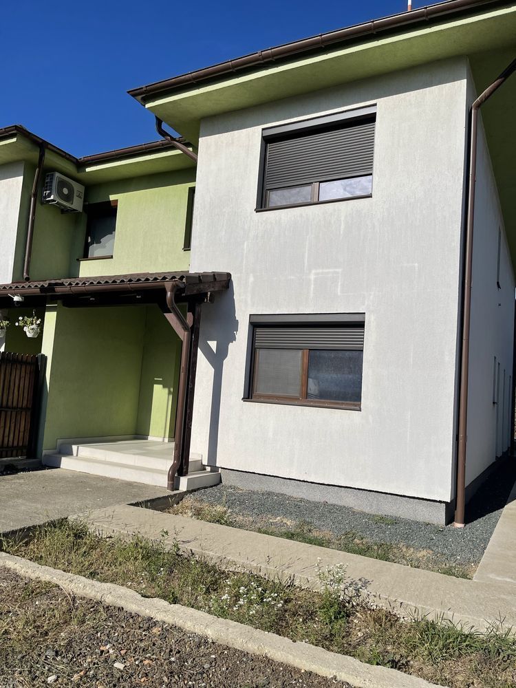 Duplex 4 camere | Terasă acoperită | Strada Asfaltata | Utilități complete - Poză 3