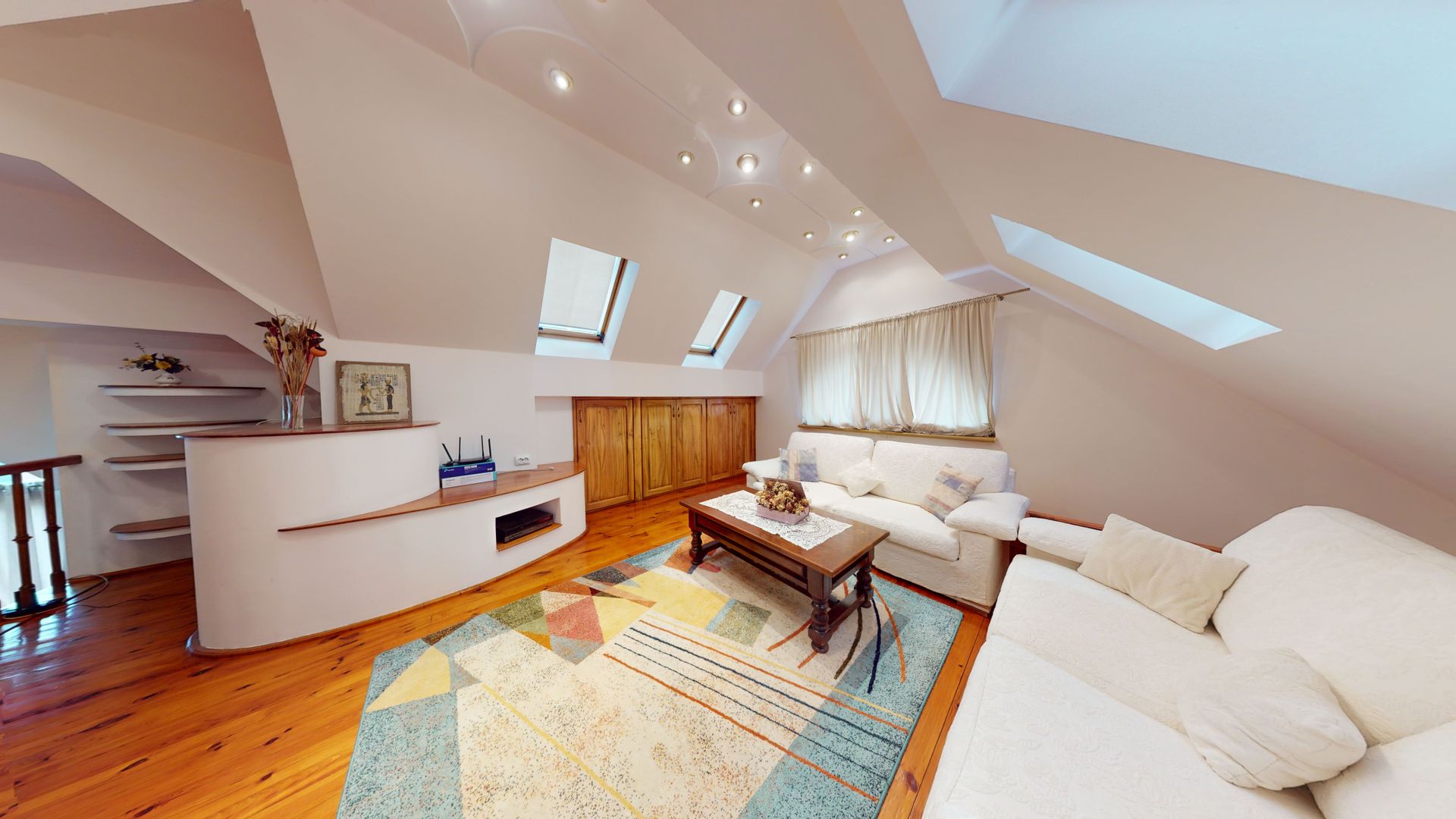 Casa individuala - 7 camere, 278 mp utili - Strand - Poză 3
