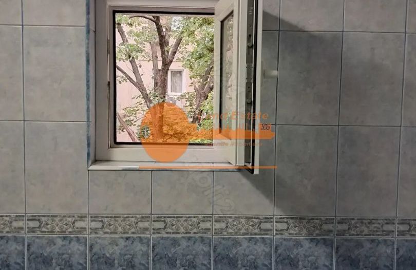 3 camere Uverturii - 1980 - Poză 4