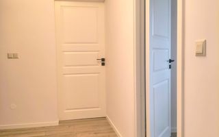 De vanzare apartament cu 2 camere, port, parter, 75.000 euro - Poză 2