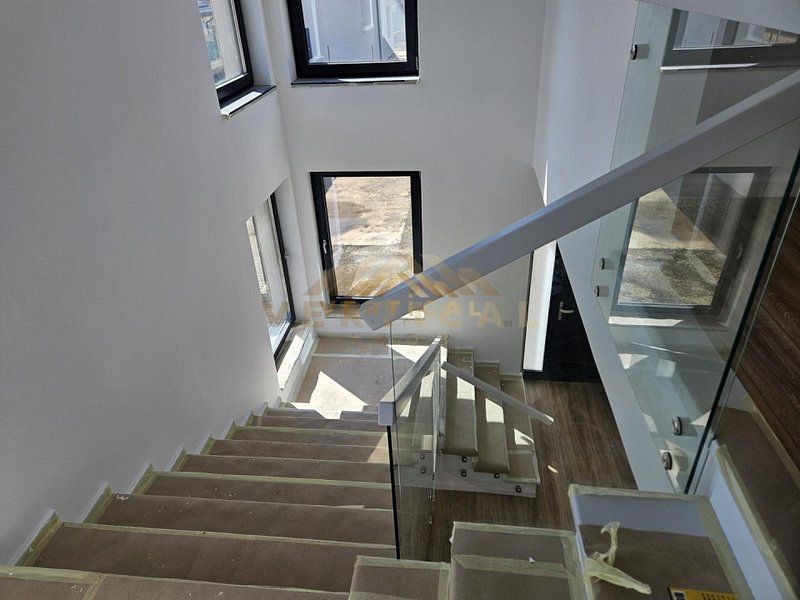 Vila deosebita in comuna Berceni - Poză 11