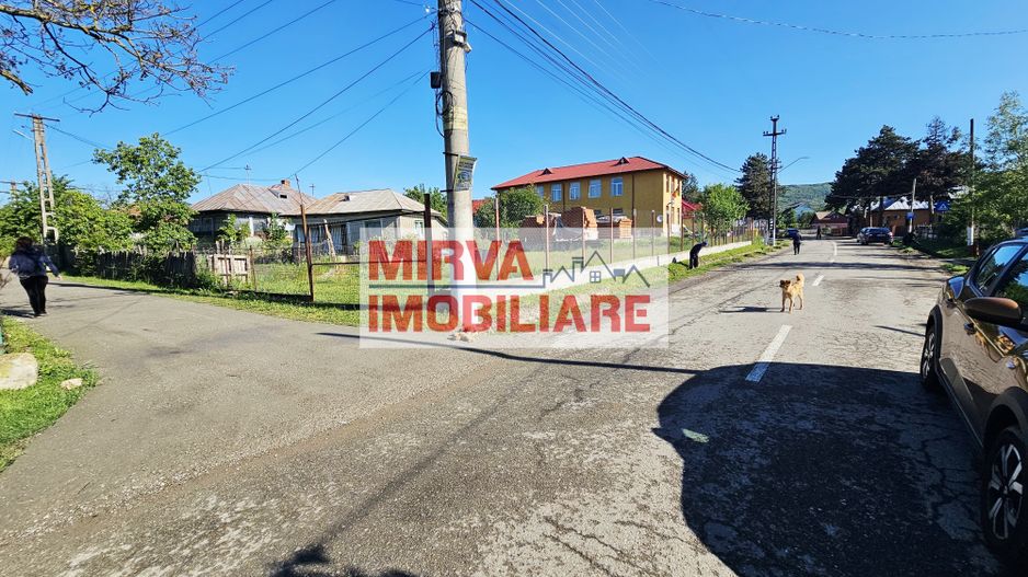 Teren de vânzare în Lapoș – 1000 mp cu beci - Poză 8