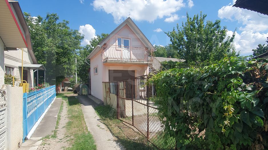 Vânzare casă într-o zonă liniștită și ecologică - Poză 13