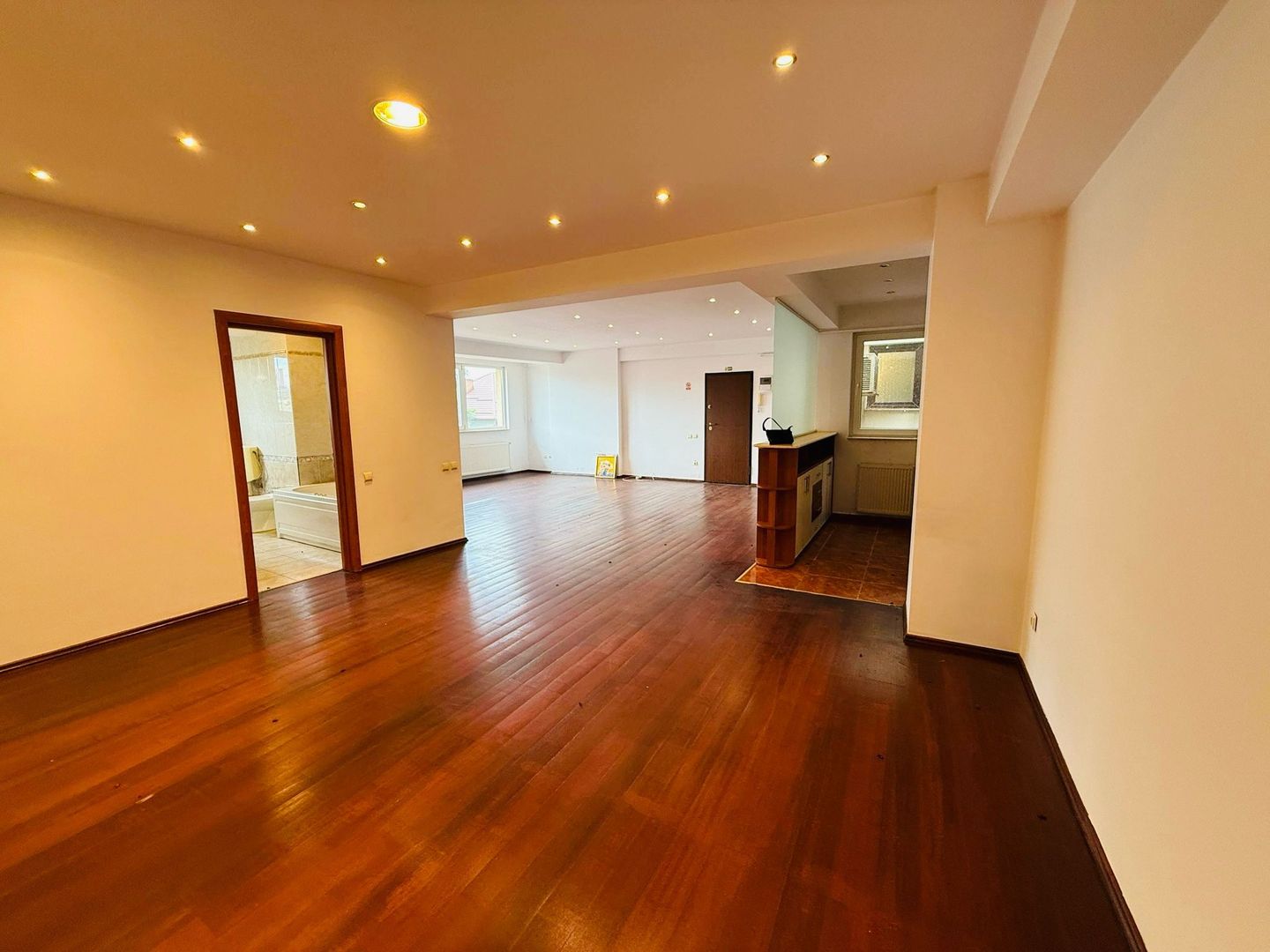 Apartament 4 Camere | 131 mp | Loc de parcare inclus - Poză 1