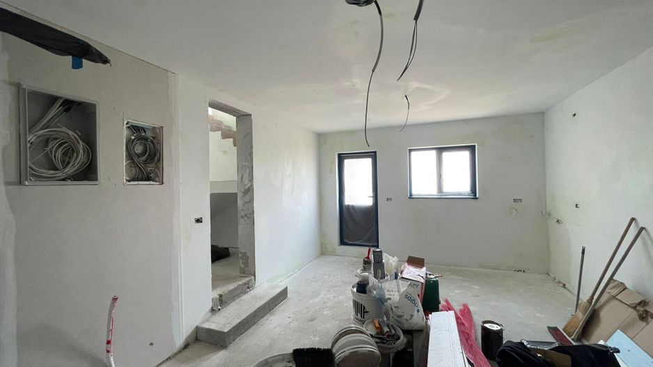 Casă individuală cu garaj-Moșnița Veche - Poză 17