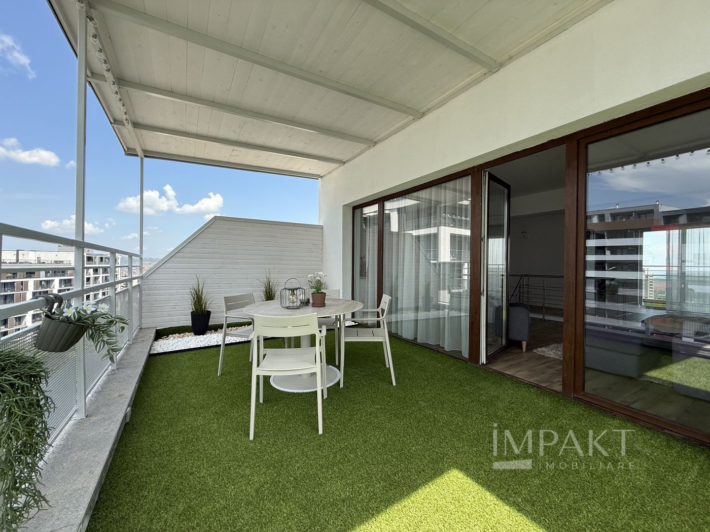 Penthouse pe doua niveluri cu 5 camere in cartierul Buna Ziua - Poză 13