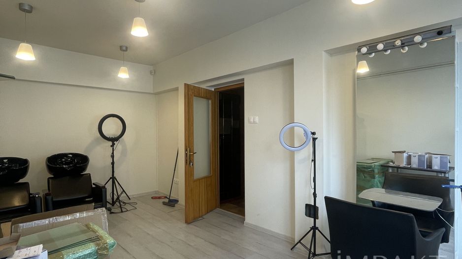 Clădire cu destinație comercială, situată într-o zonă Centrala! - Poză 4