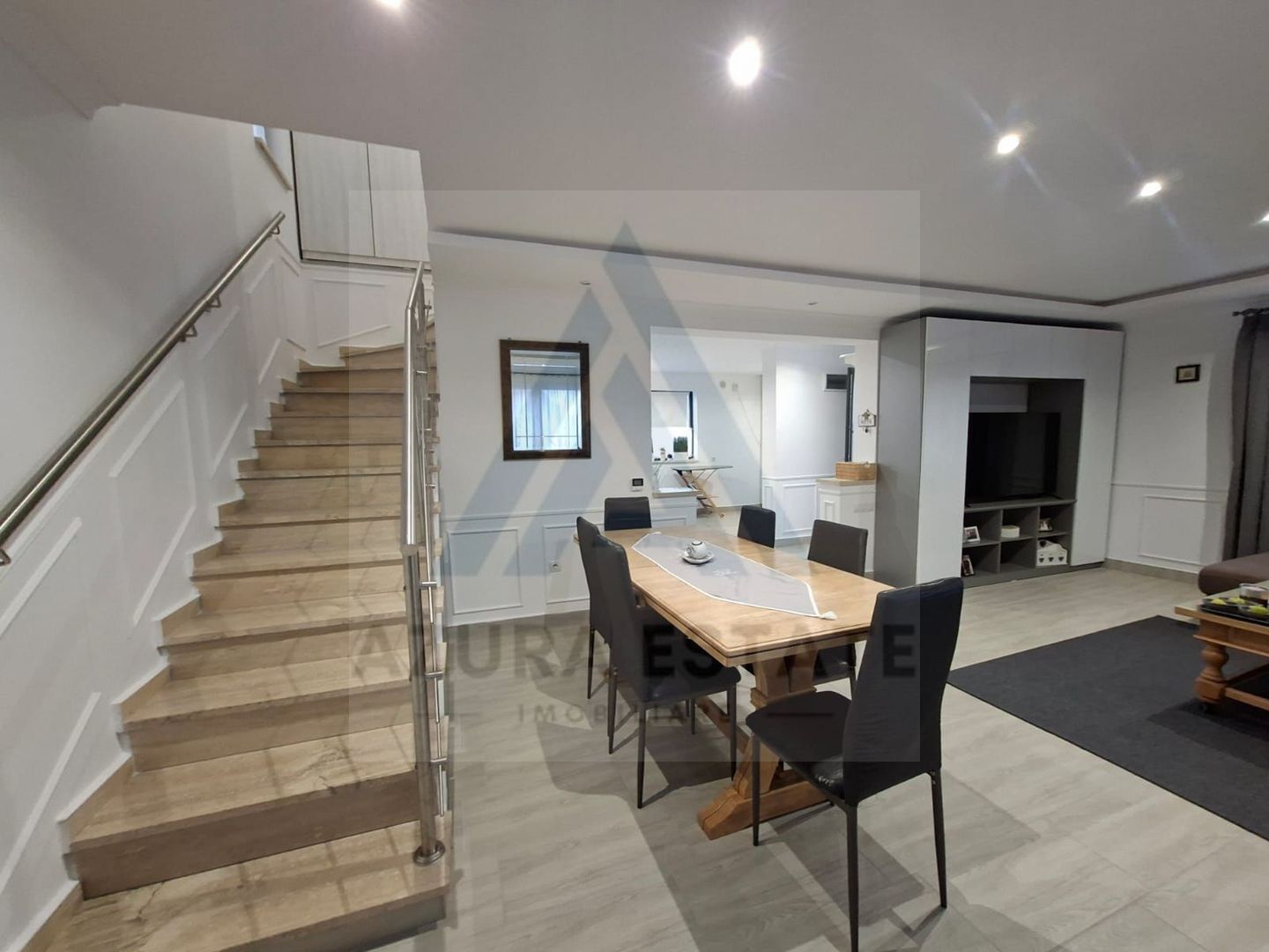 Casa individuala echipata premium cu 4 camere si 2 bai in Cristian - Poză 3