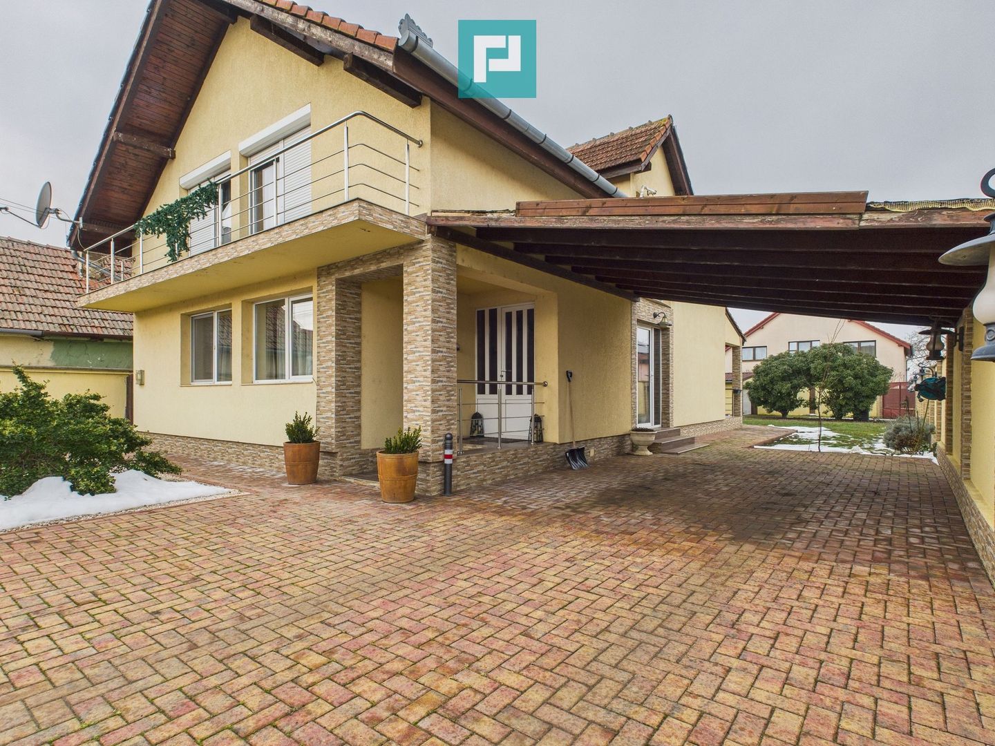 Vilă elegantă cu etaj în Zădăreni - Poză 1