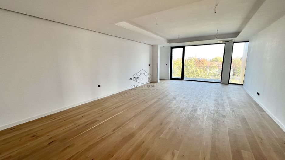 APARTAMENT DEOSEBIT CU 3 CAMERE LA VANZARE CU VEDERE LA LAC - Poză 1