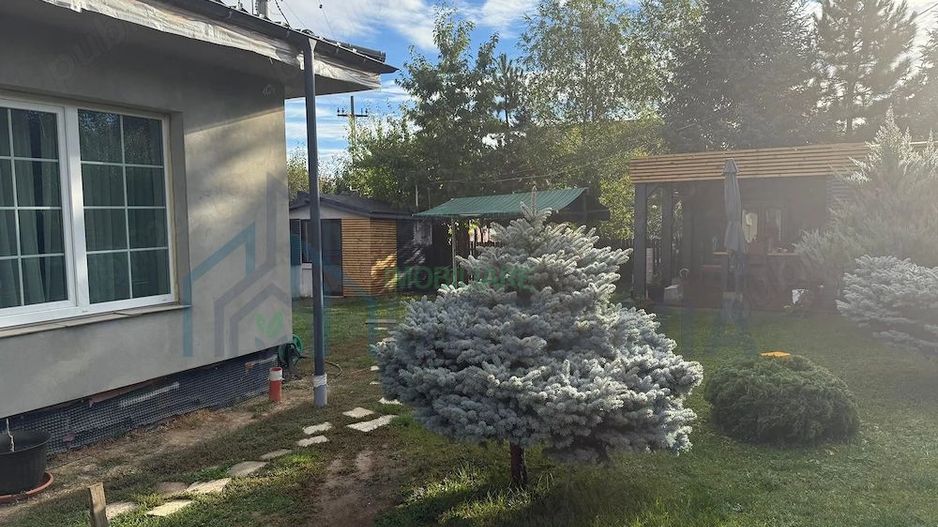 Casă de vânzare în zona Bucium, teren 946 mp, grădină și foișor - Poză 6