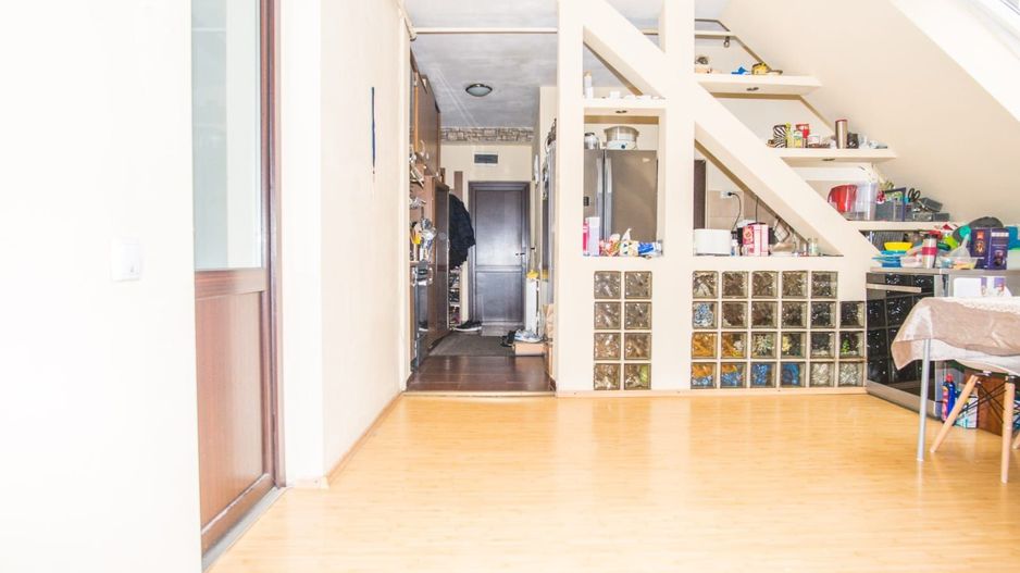 15 Noiembrie, apartament la mansardă - Poză 6