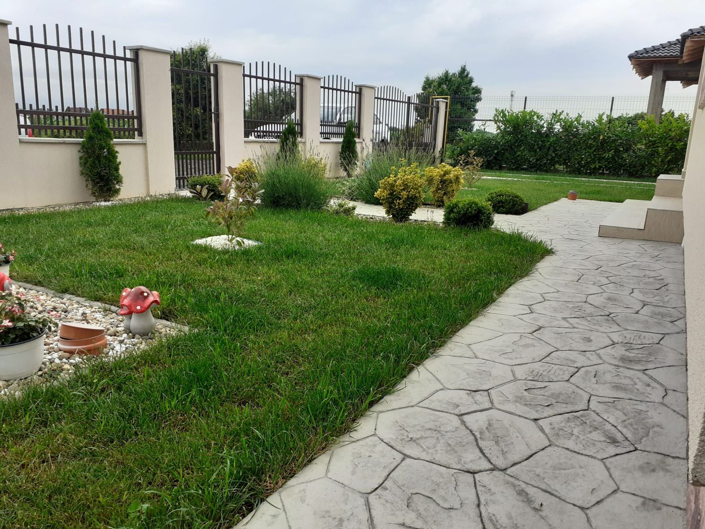 Locuinta individula cu garaj - Poză 1