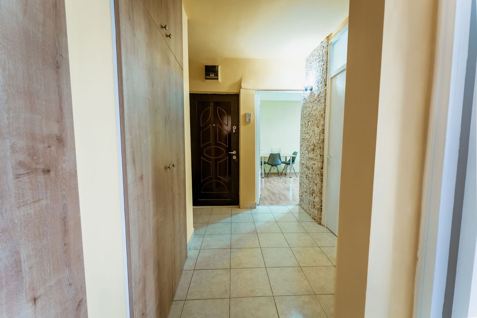 În Micălaca apartament cu 2 camere - Poză 5