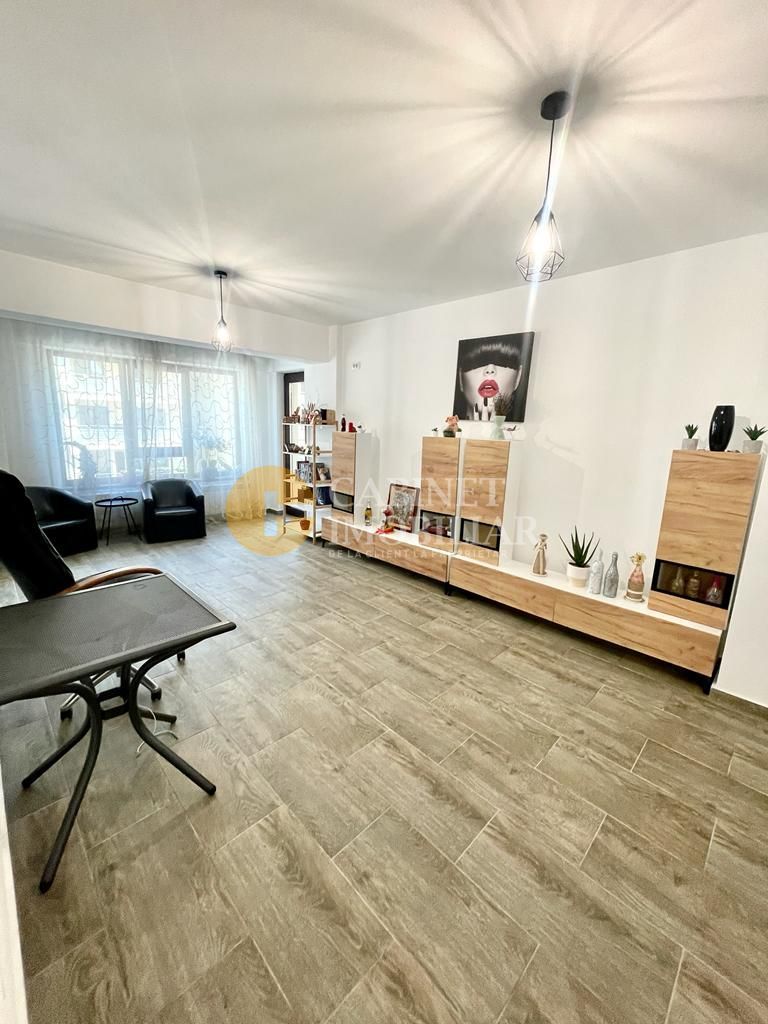 Etaj 2 Apartament 3 camere - 93 mp mobilat-utilat Loc parcare - Poză 3