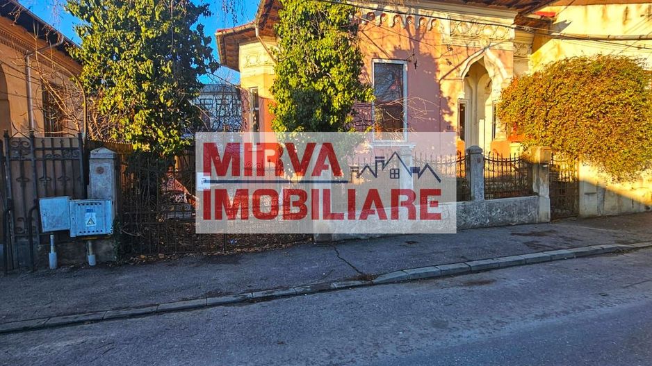 Casă cu arhitectură interbelică, 5 camere, teren 409 mp – Central - Poză 3