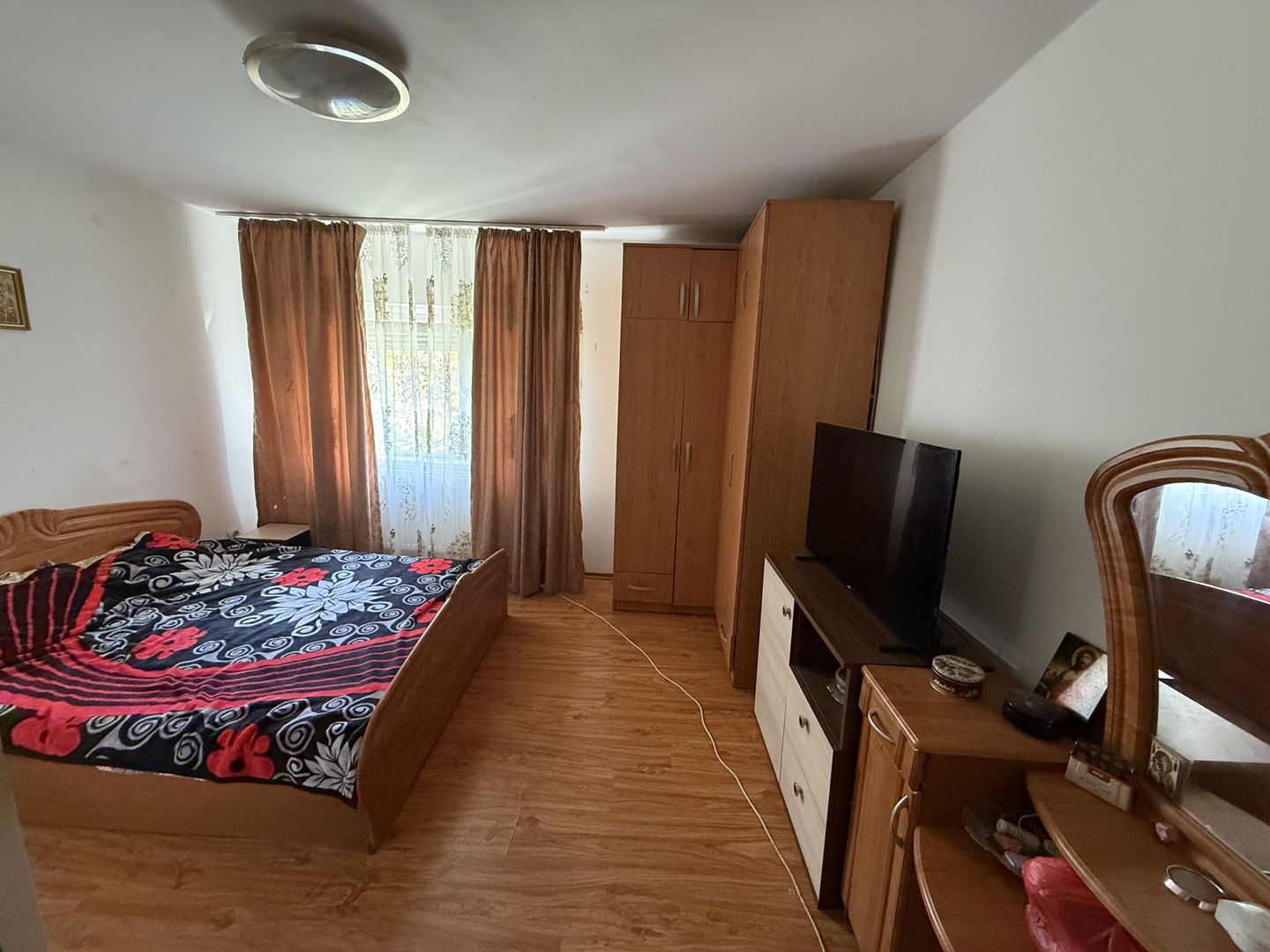 Ap 3 camere 60 mp + curte 18 mp și loc de parcare - Poză 8