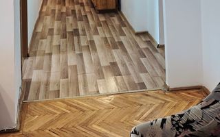 3 camere, situat la etajul 1 al unui imobil din zona 13 Decembrie Făget - Poză 2