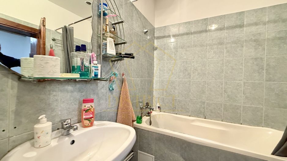 Duplex D+P+1E+M cu 7 camere | Utvin - Poză 15